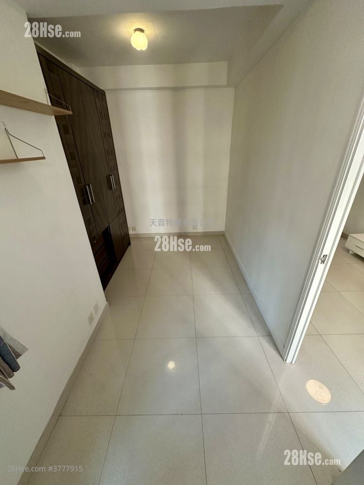 Tak Yue Mansion Sell 1 Bedroom , 1 Bathroom 315 ft²