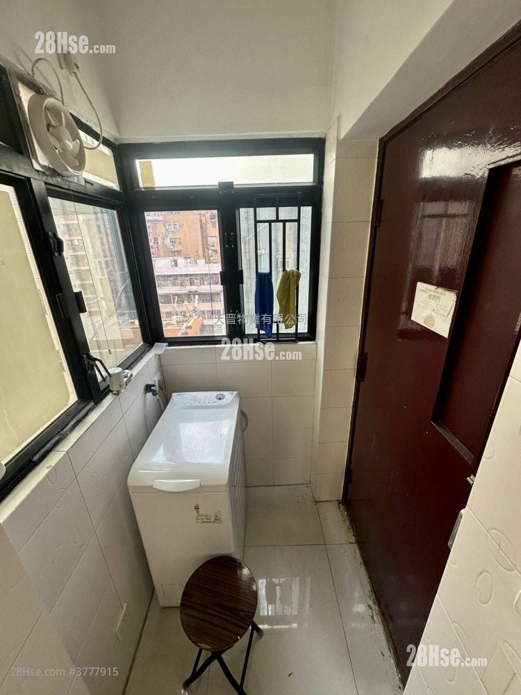 Tak Yue Mansion Sell 1 Bedroom , 1 Bathroom 315 ft²