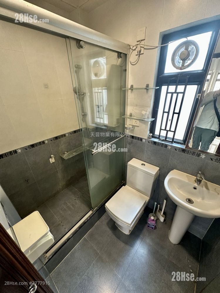 Tak Yue Mansion Sell 1 Bedroom , 1 Bathroom 315 ft²