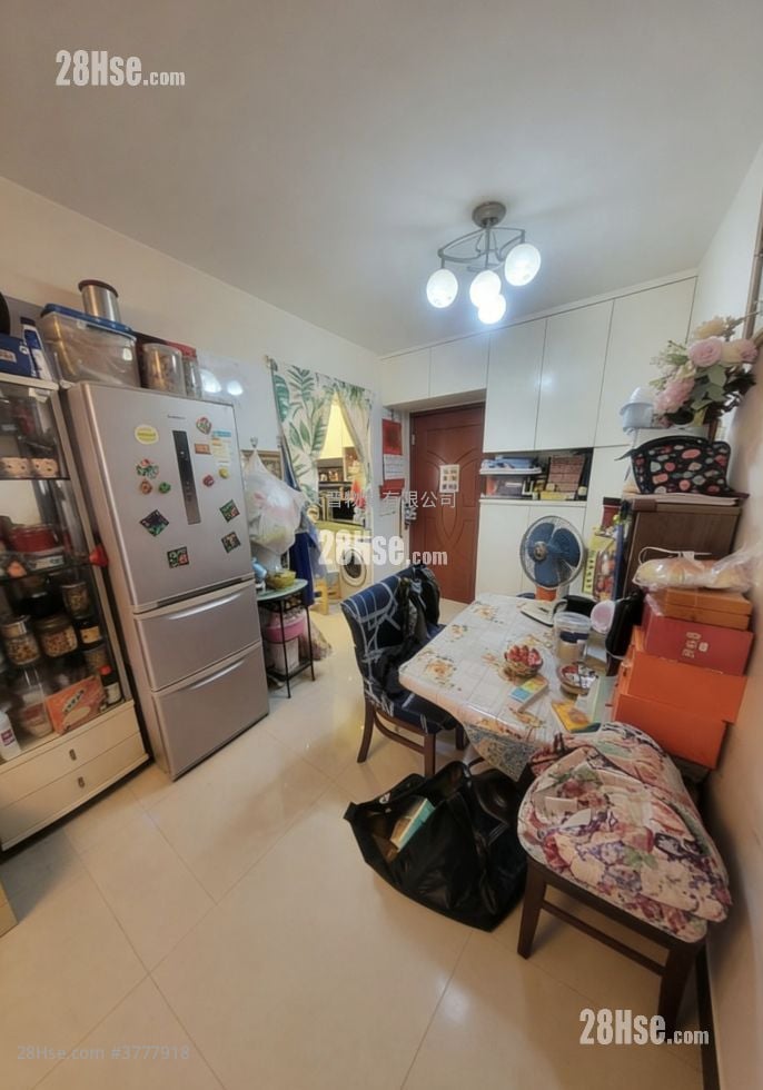 Hunghom Bay Centre Sell 2 Bedrooms , 1 Bathroom 415 ft²