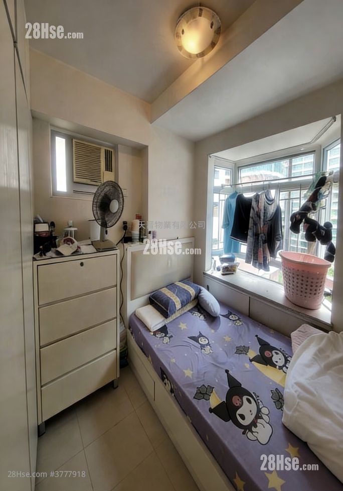 Hunghom Bay Centre Sell 2 Bedrooms , 1 Bathroom 415 ft²