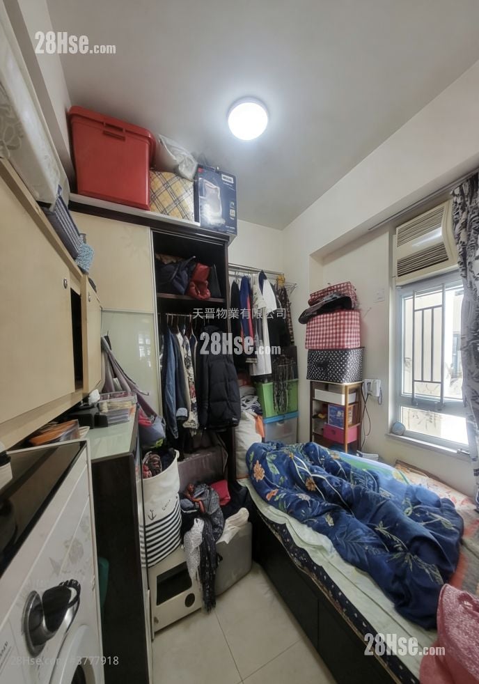 Hunghom Bay Centre Sell 2 Bedrooms , 1 Bathroom 415 ft²