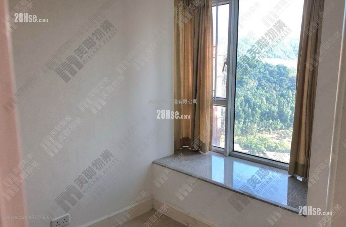 The Capitol Sell 3 Bedrooms , 2 Bathrooms 704 ft²