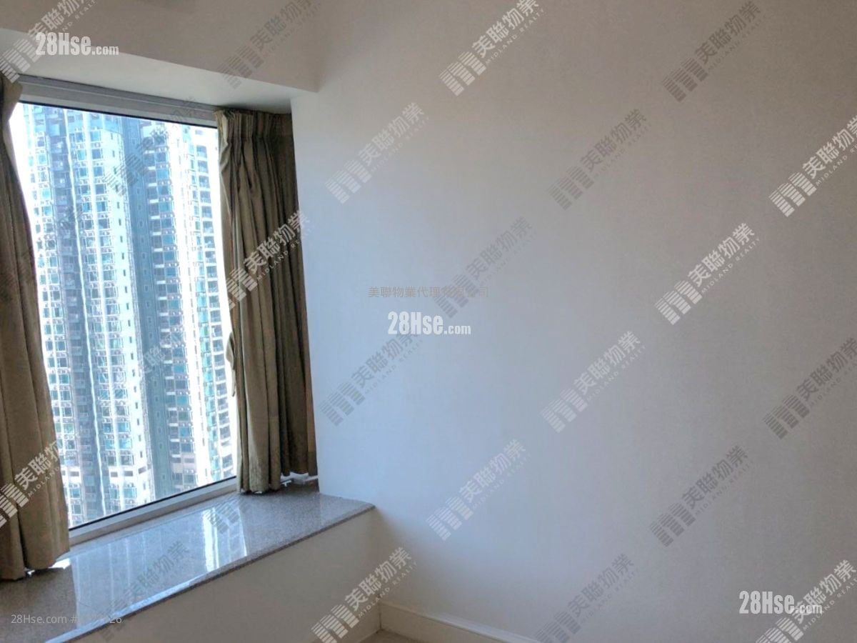 The Capitol Sell 3 Bedrooms , 2 Bathrooms 704 ft²