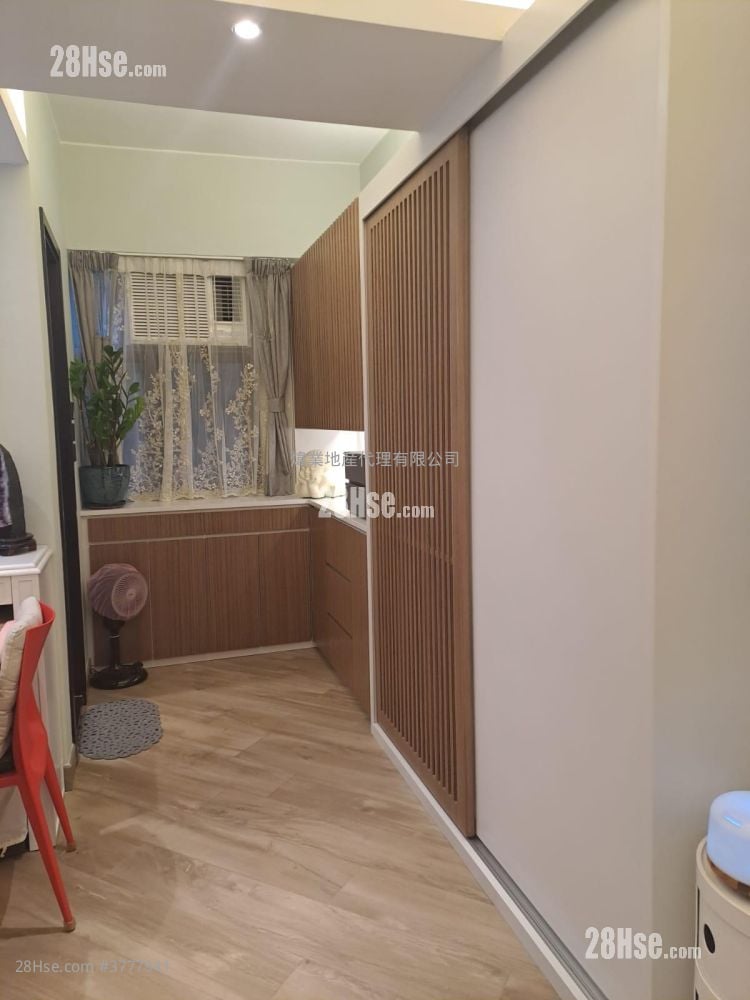 Fook Sing Mansion Sell 1 Bedroom , 1 Bathroom 369 ft²