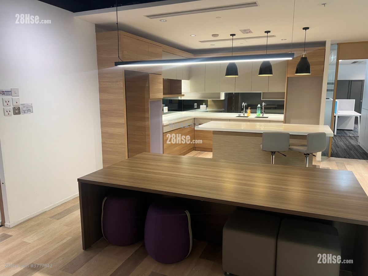 Elite Centre Rental 8,900 ft²