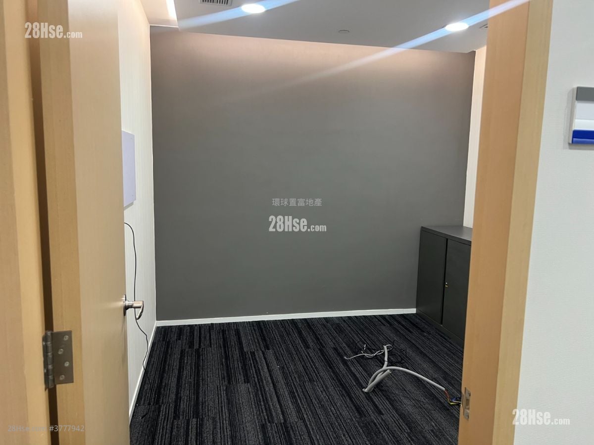 Elite Centre Rental 8,900 ft²