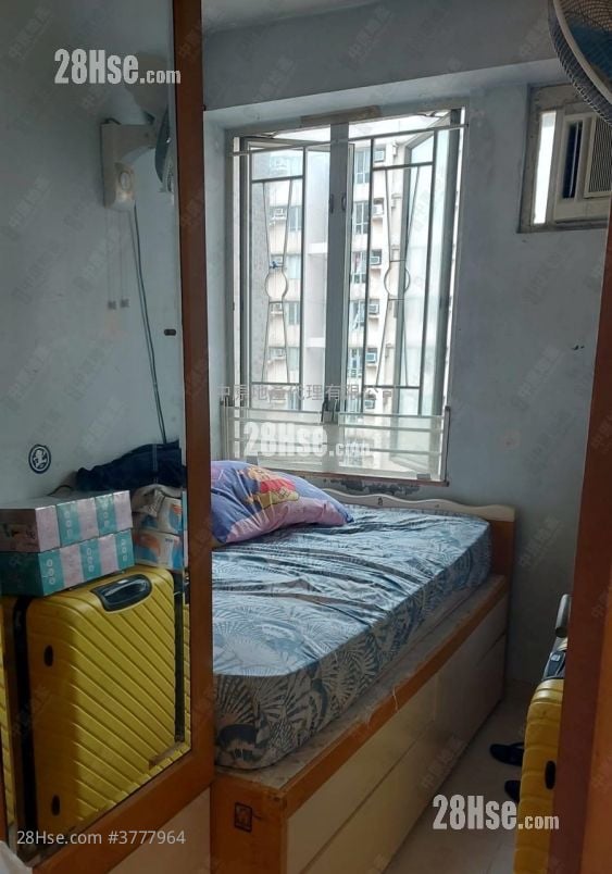 Bauhinia Garden Sell 2 Bedrooms 427 ft²