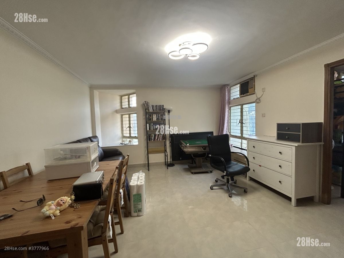 Cheung On Estate Sell 449 ft²