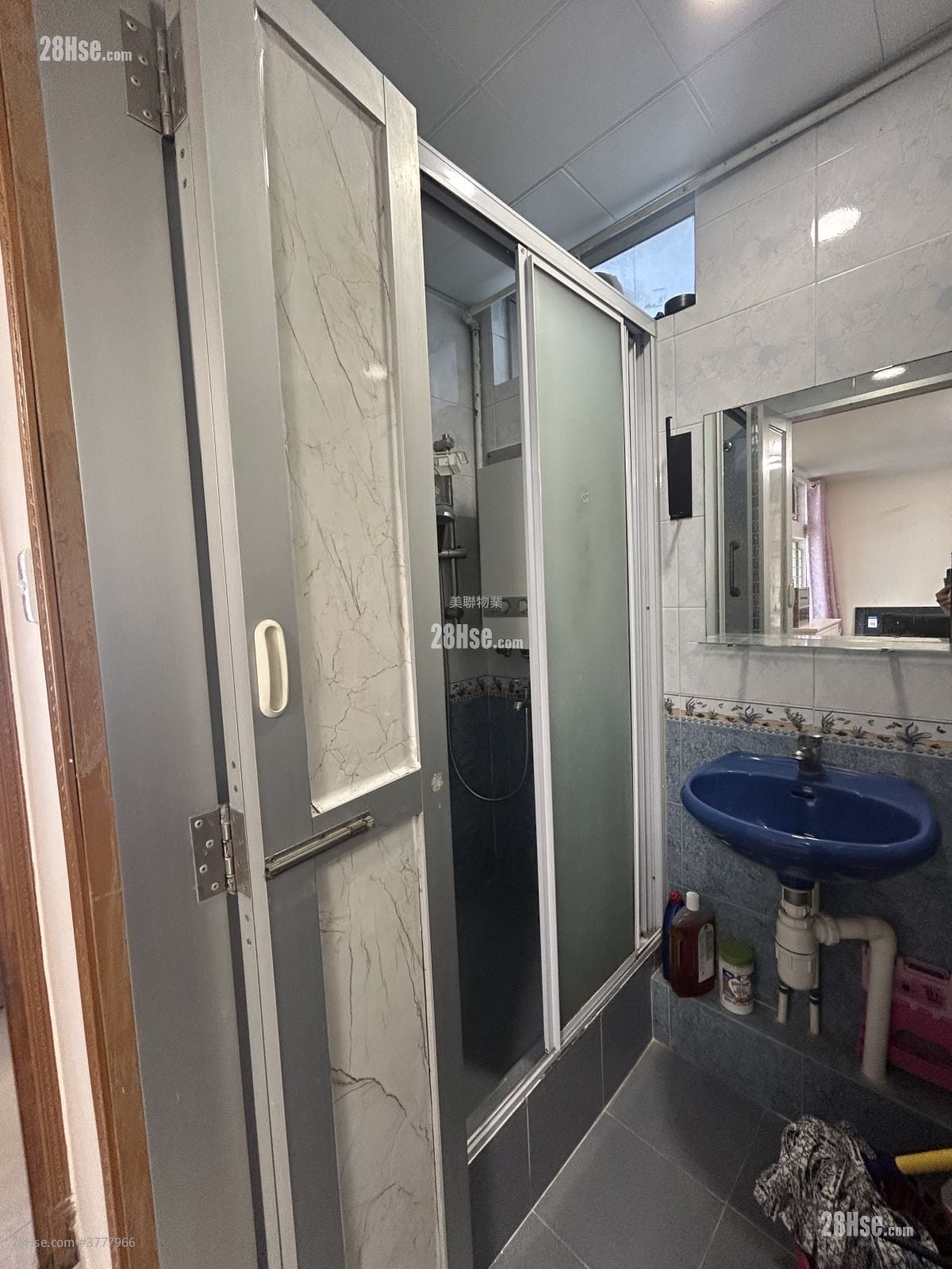 Cheung On Estate Sell 449 ft²