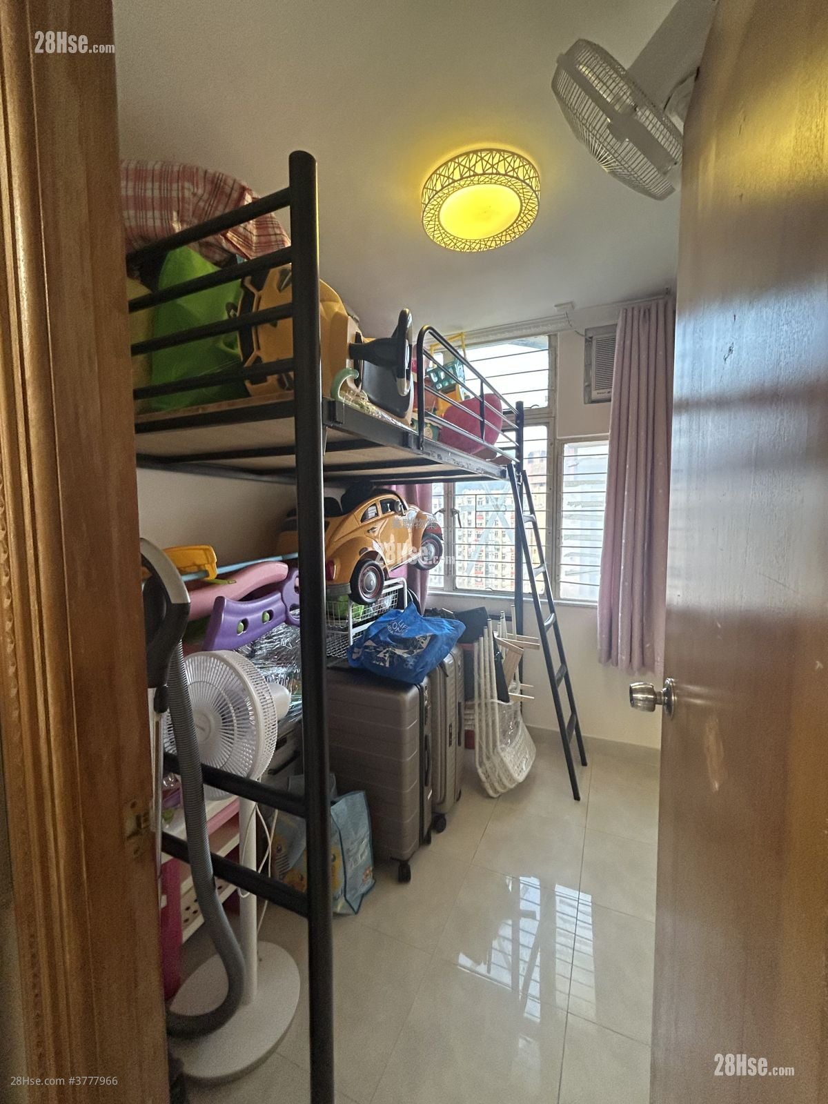 Cheung On Estate Sell 449 ft²