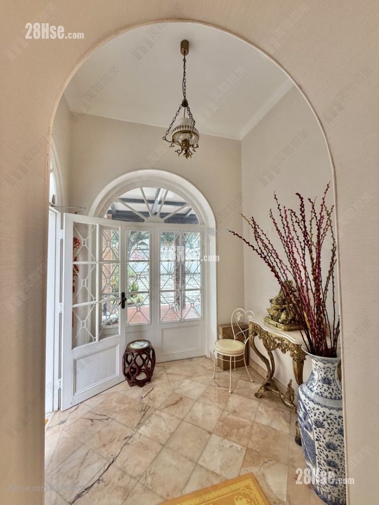 Devon Road Sell 4 Bedrooms , 2 Bathrooms 3,490 ft²