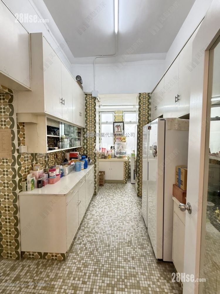 Devon Road Sell 4 Bedrooms , 2 Bathrooms 3,490 ft²