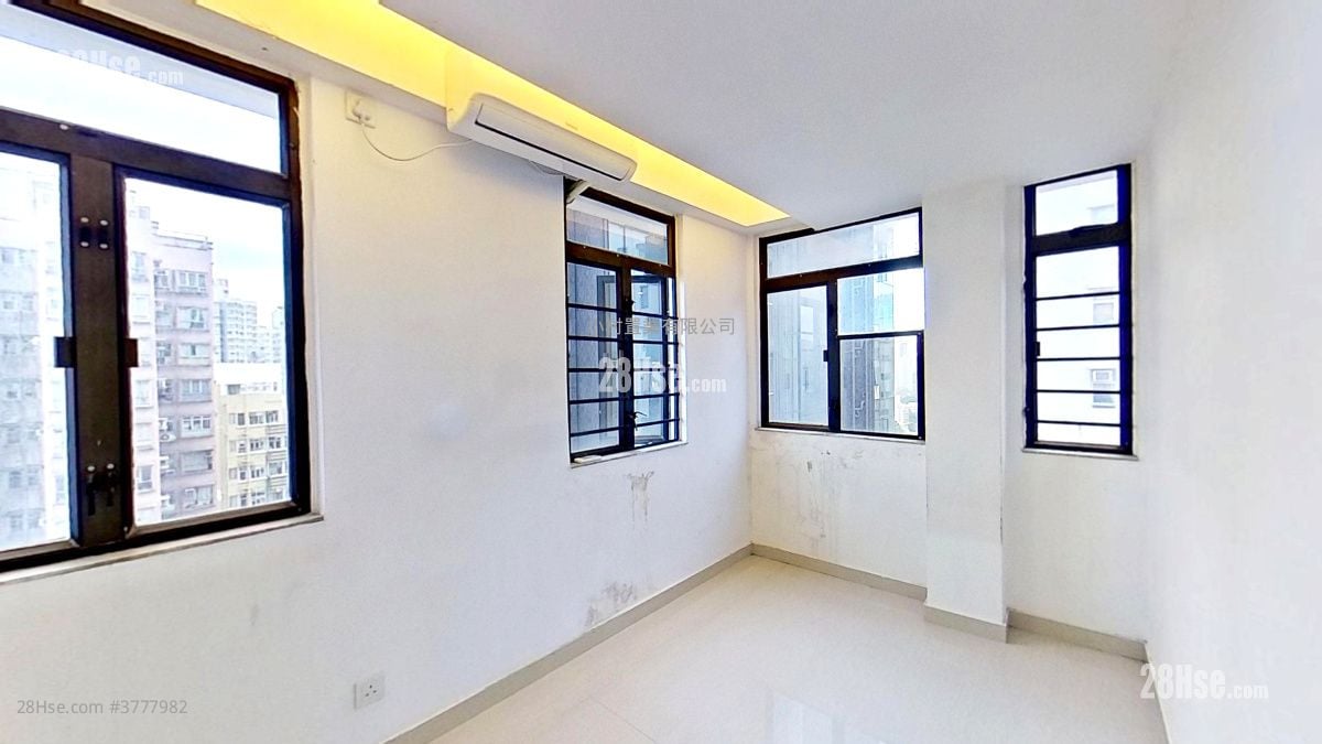 master room: Tsui Fung Building Sell 2 Bedrooms , 1 Bathroom 438 ft²