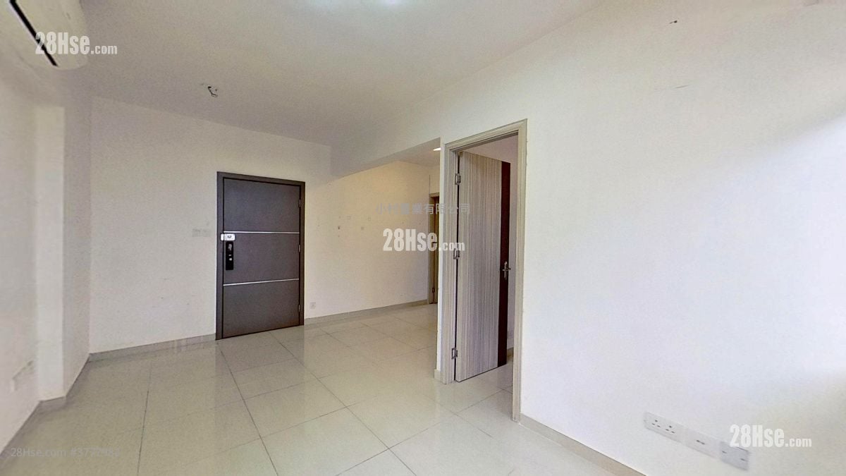 living room: Tsui Fung Building Sell 2 Bedrooms , 1 Bathroom 438 ft²