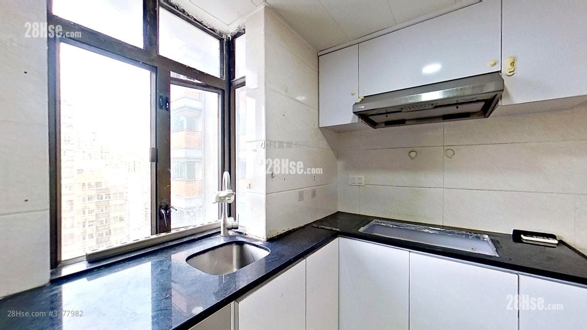kitchen: Tsui Fung Building Sell 2 Bedrooms , 1 Bathroom 438 ft²