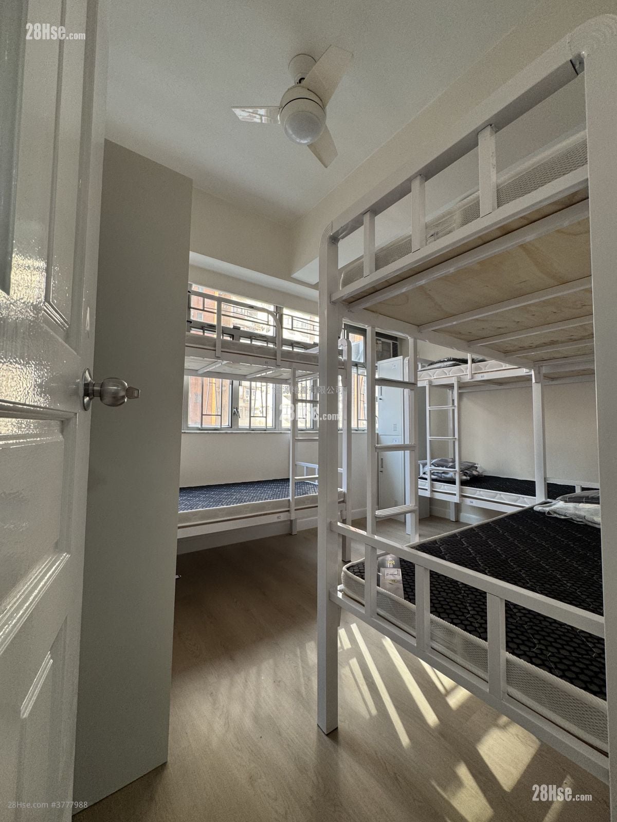 青云大厦 租盘 2 房 , 1 浴室 495 平方尺