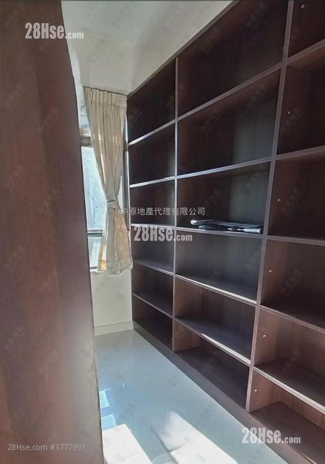 倚龙山庄 售盘 3 房 804 平方尺