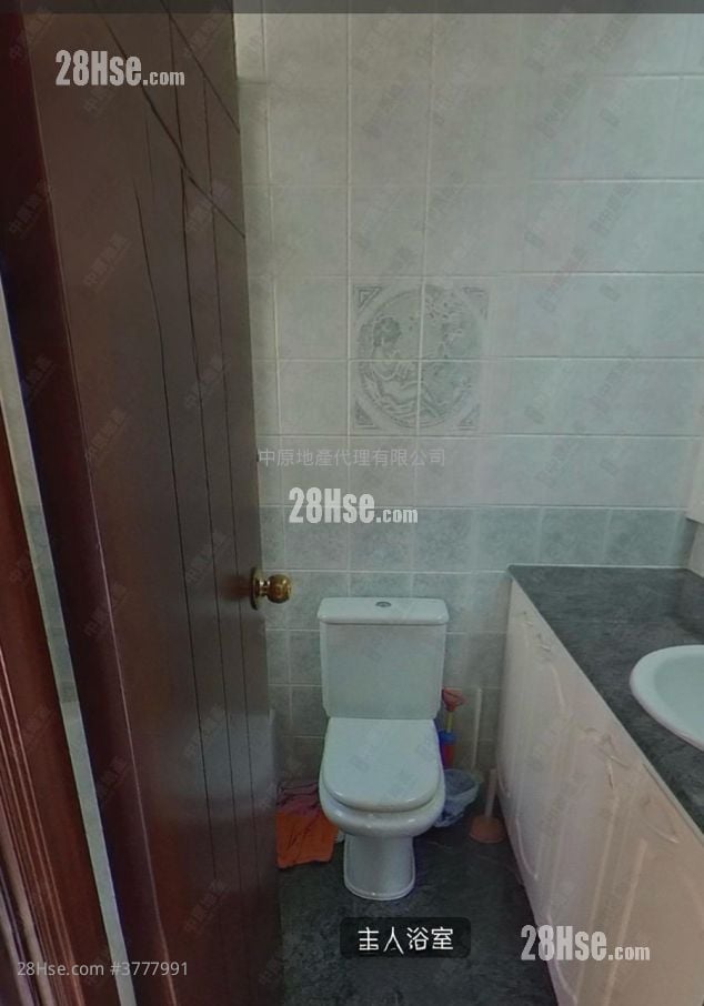 倚龙山庄 售盘 3 房 804 平方尺