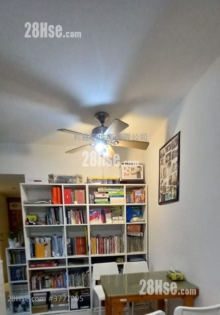 Metro Town Sell 2 Bedrooms 513 ft²