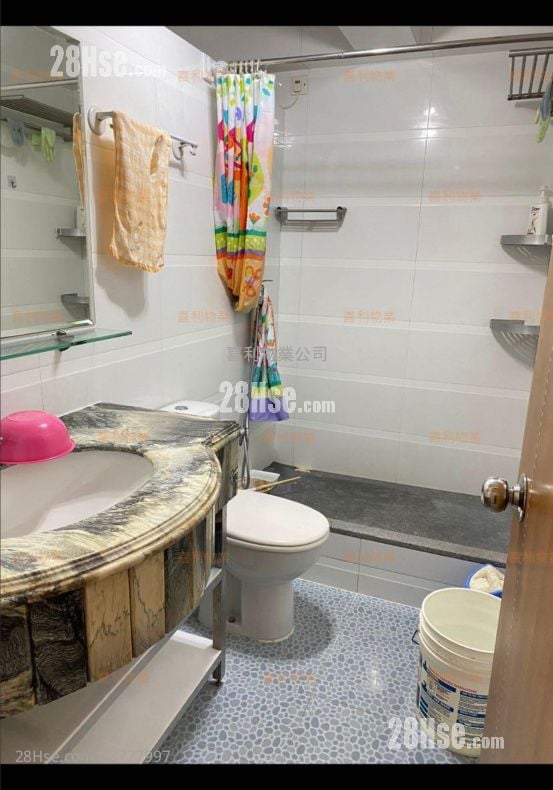 Summer Court Rental 3 Bedrooms , 2 Bathrooms 765 ft²