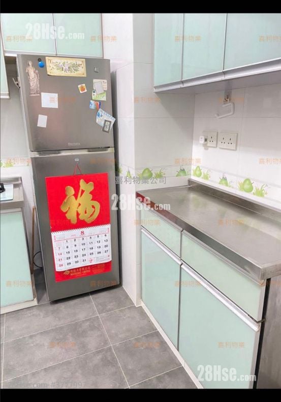 Summer Court Rental 3 Bedrooms , 2 Bathrooms 765 ft²