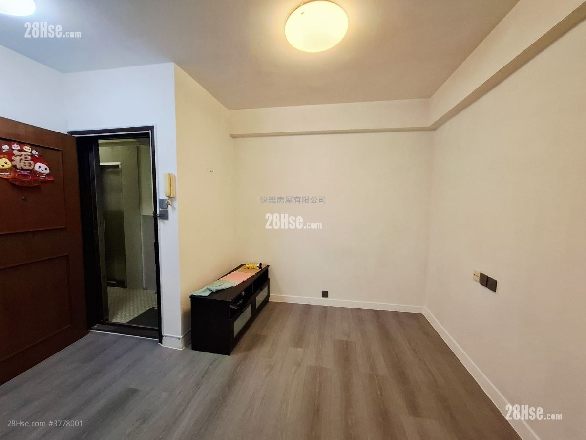 Hing Wah Mansions Rental 2 Bedrooms , 1 Bathroom 465 ft²