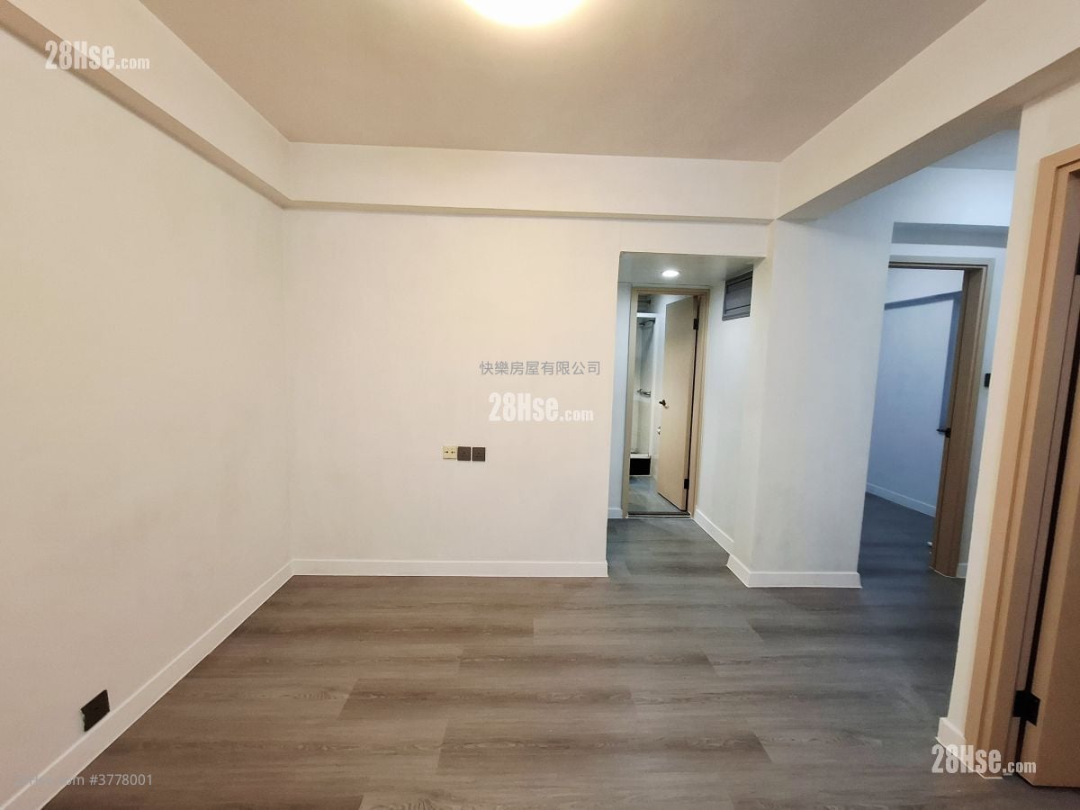 Hing Wah Mansions Rental 2 Bedrooms , 1 Bathroom 465 ft²