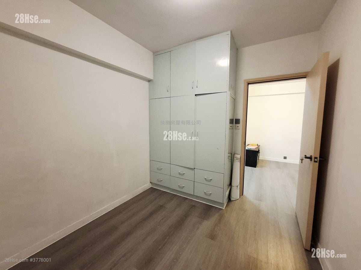 Hing Wah Mansions Rental 2 Bedrooms , 1 Bathroom 465 ft²