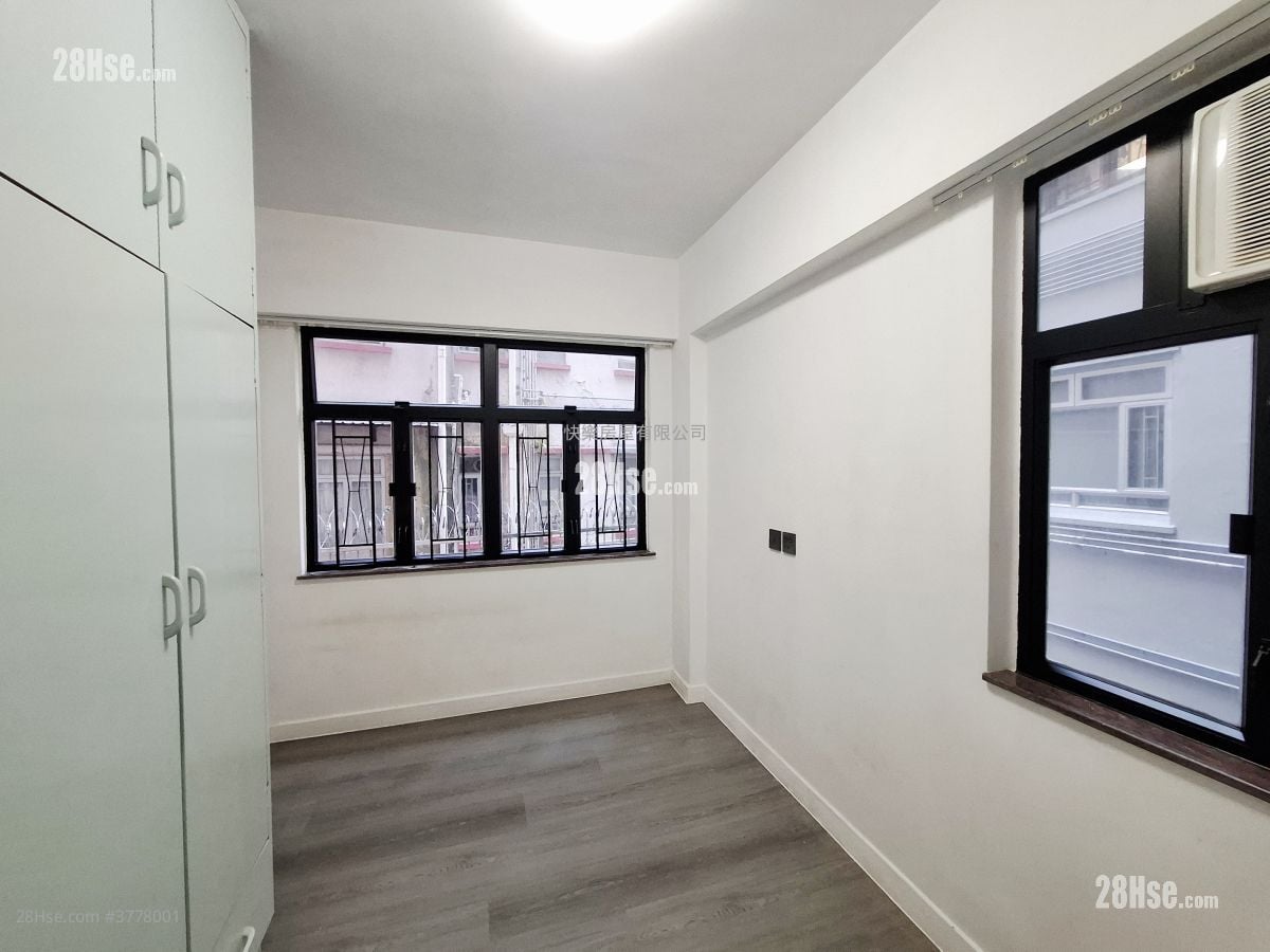 Hing Wah Mansions Rental 2 Bedrooms , 1 Bathroom 465 ft²
