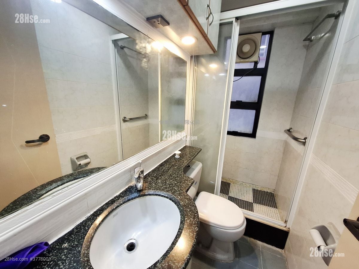 Hing Wah Mansions Rental 2 Bedrooms , 1 Bathroom 465 ft²