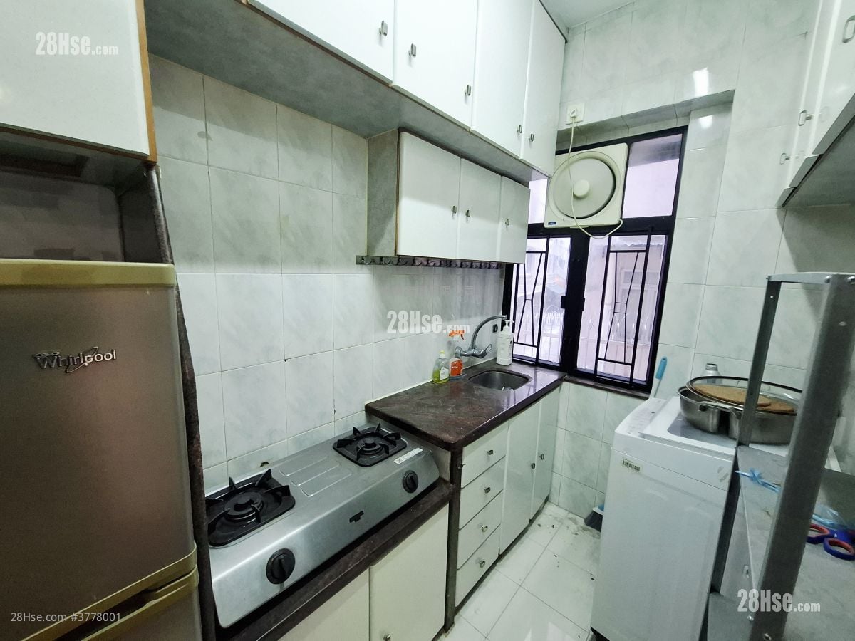 Hing Wah Mansions Rental 2 Bedrooms , 1 Bathroom 465 ft²