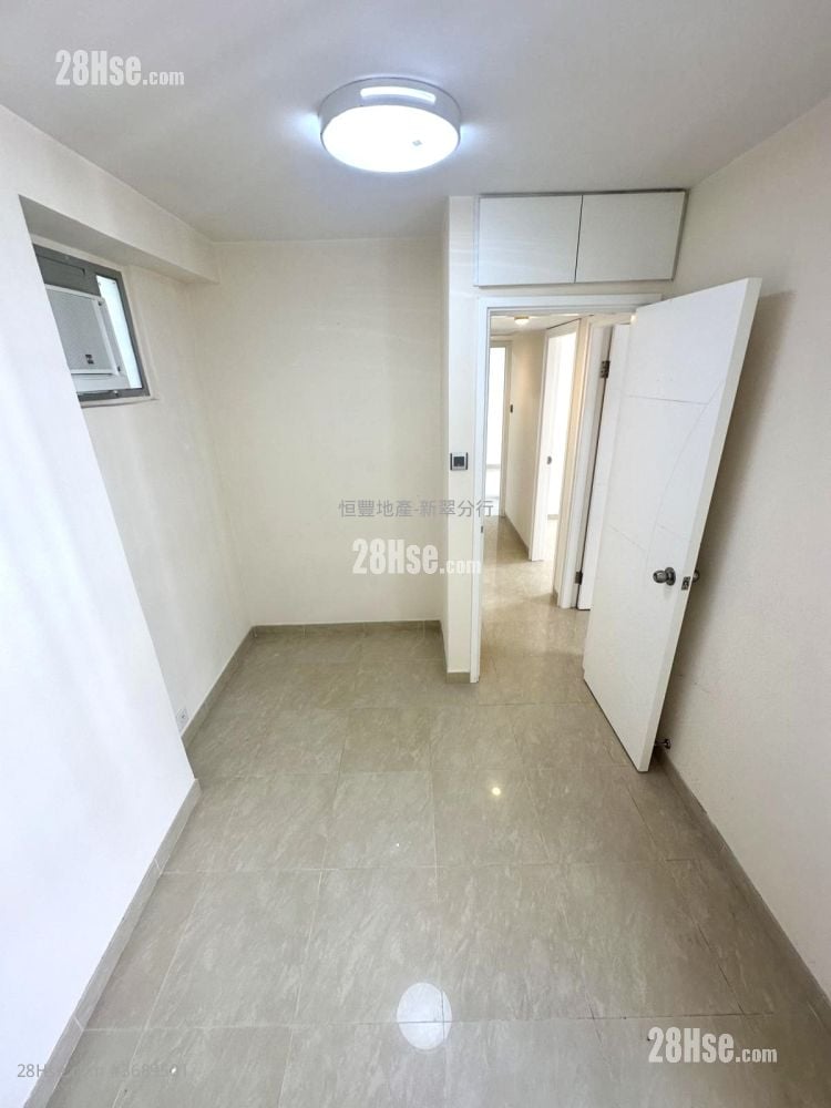 Greenwood Terrace Rental 3 Bedrooms , 1 Bathroom 646 ft²