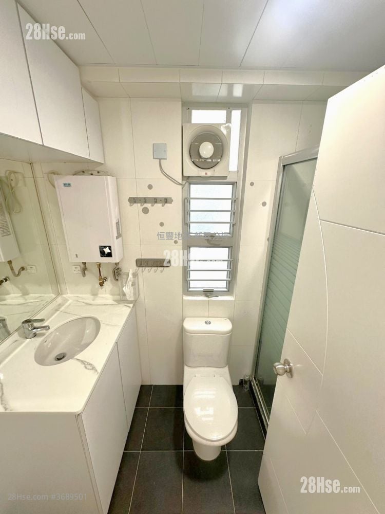 Greenwood Terrace Rental 3 Bedrooms , 1 Bathroom 646 ft²