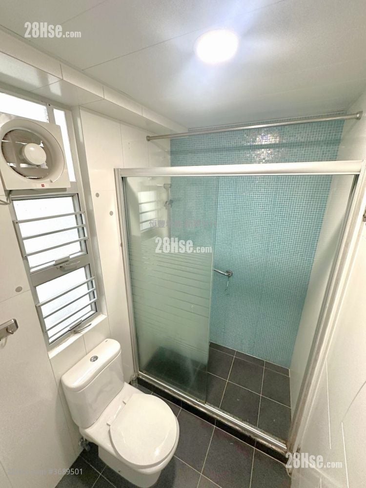 Greenwood Terrace Rental 3 Bedrooms , 1 Bathroom 646 ft²