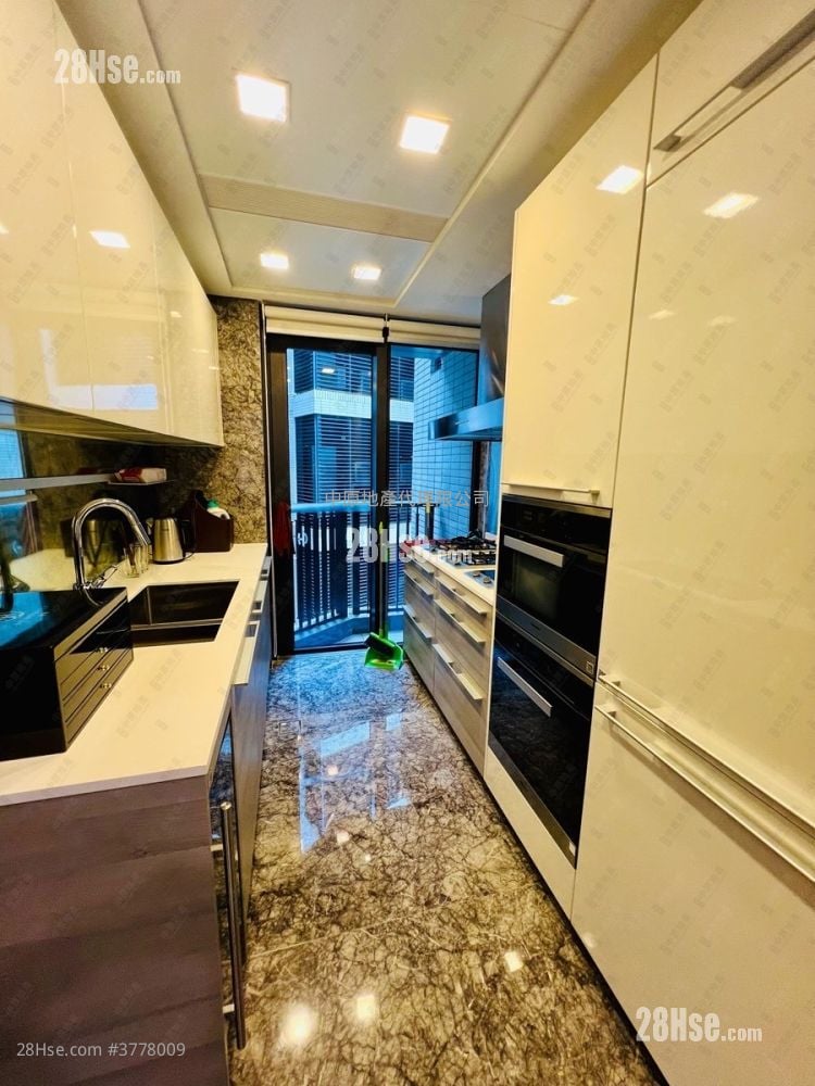 St.moritz Rental 3 Bedrooms , 3 Bathrooms 988 ft²