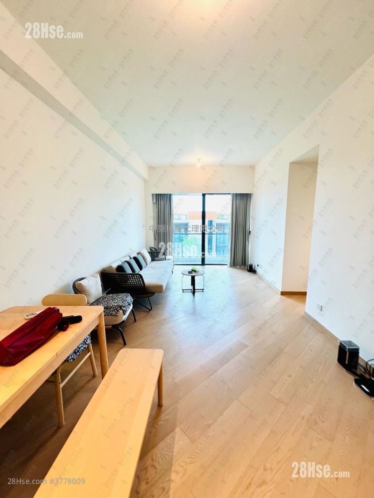 St.moritz Rental 3 Bedrooms , 3 Bathrooms 988 ft²