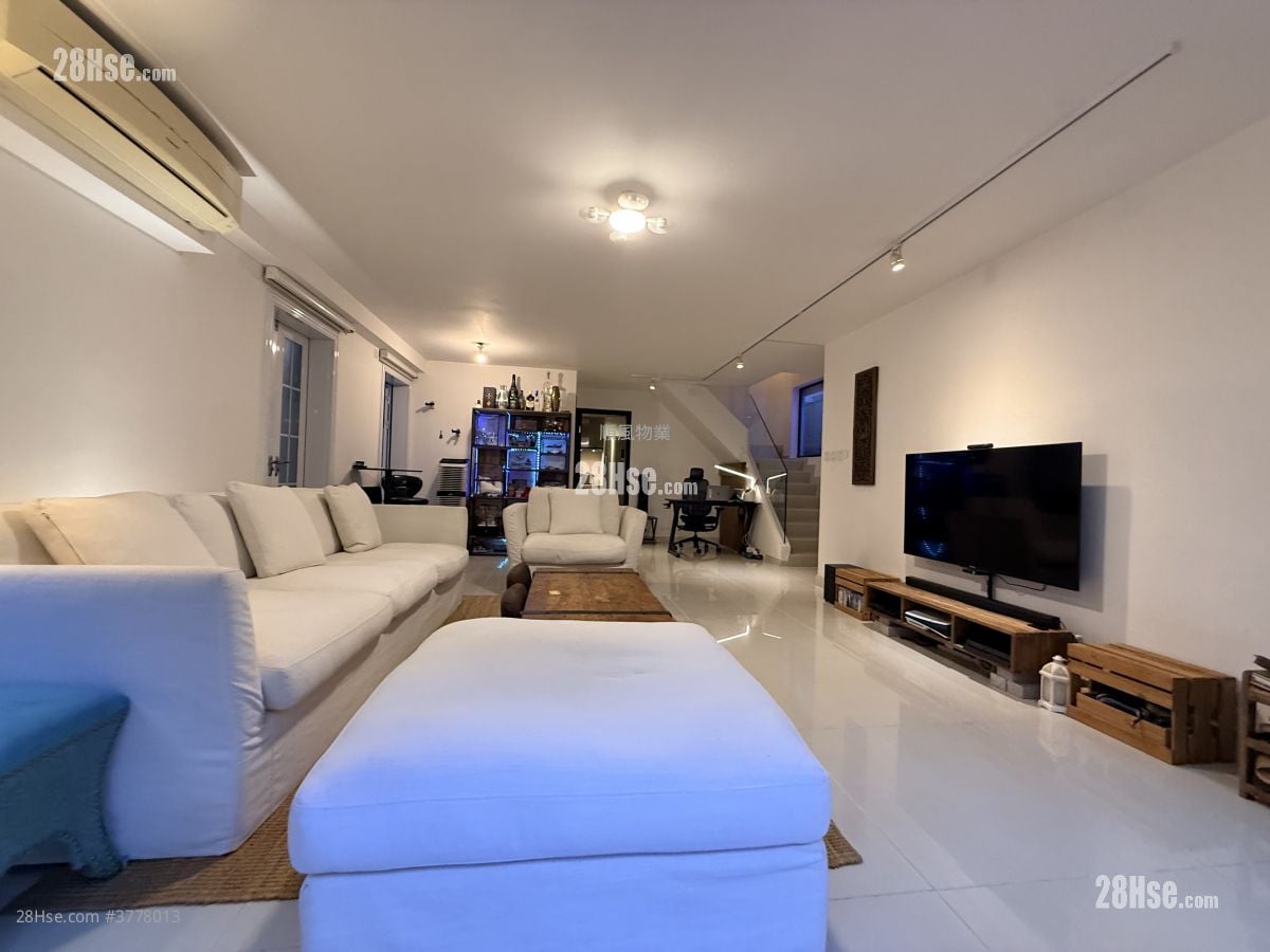 村屋 售盘 4 房 , 3 浴室 1,400 平方尺