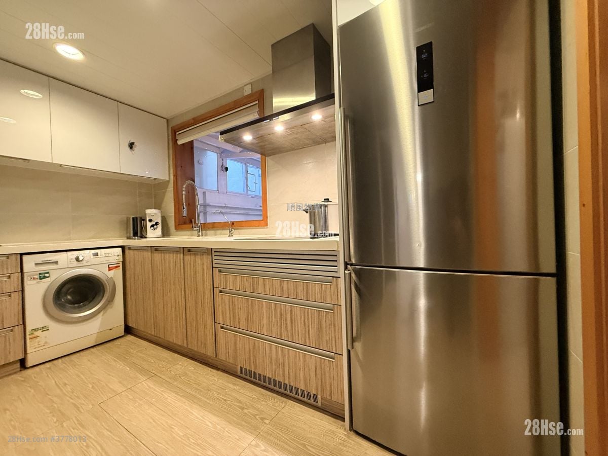 村屋 售盘 4 房 , 3 浴室 1,400 平方尺