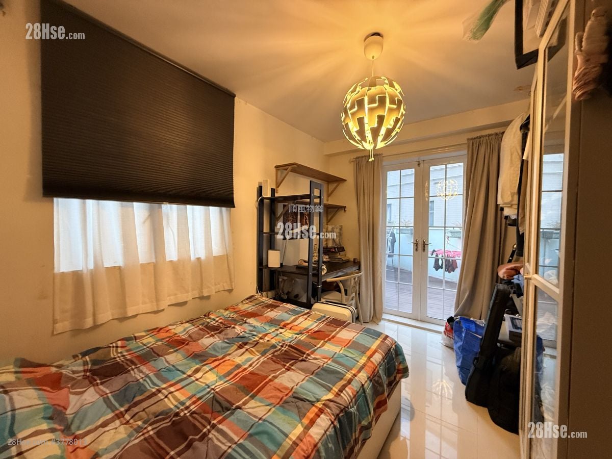 村屋 售盘 4 房 , 3 浴室 1,400 平方尺