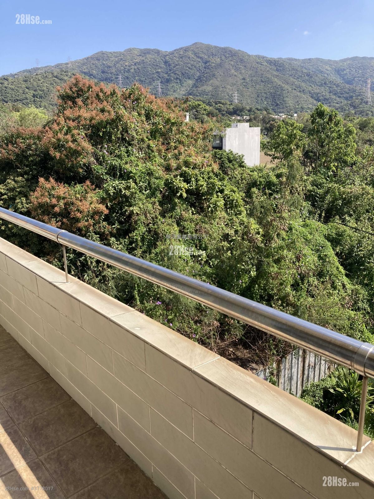 村屋 售盘 4 房 , 2 浴室