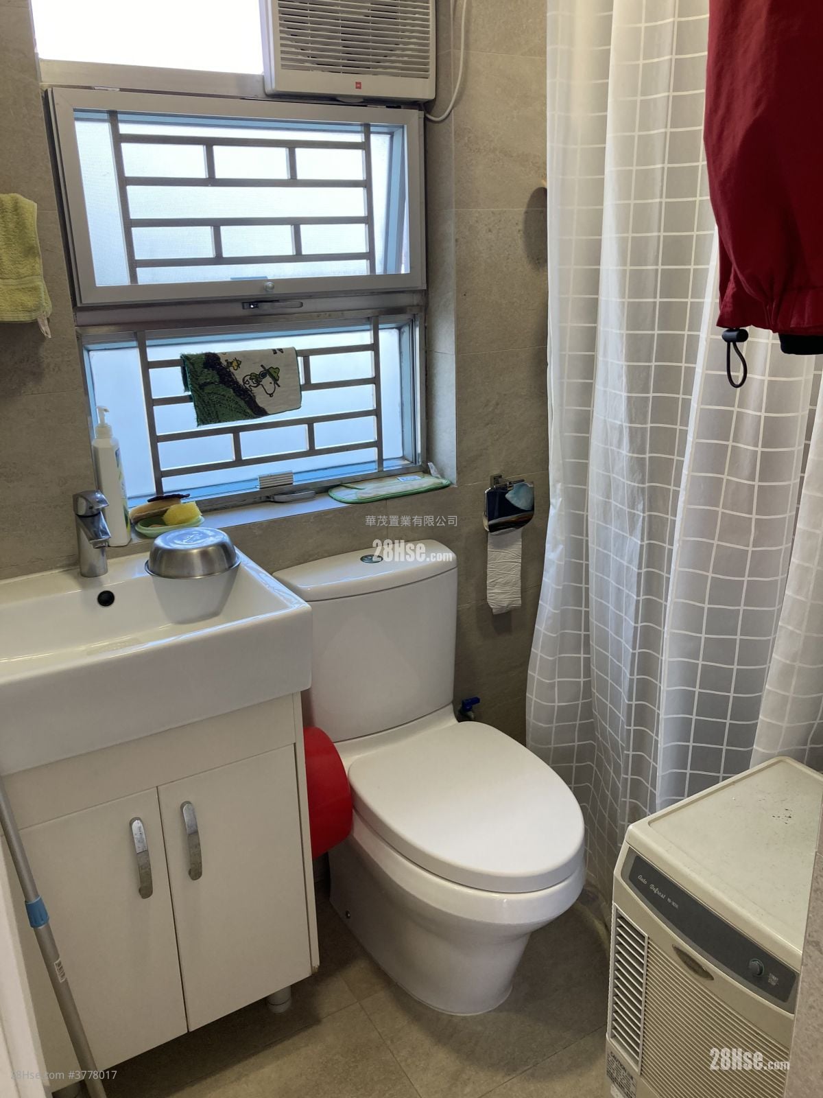 村屋 售盘 4 房 , 2 浴室