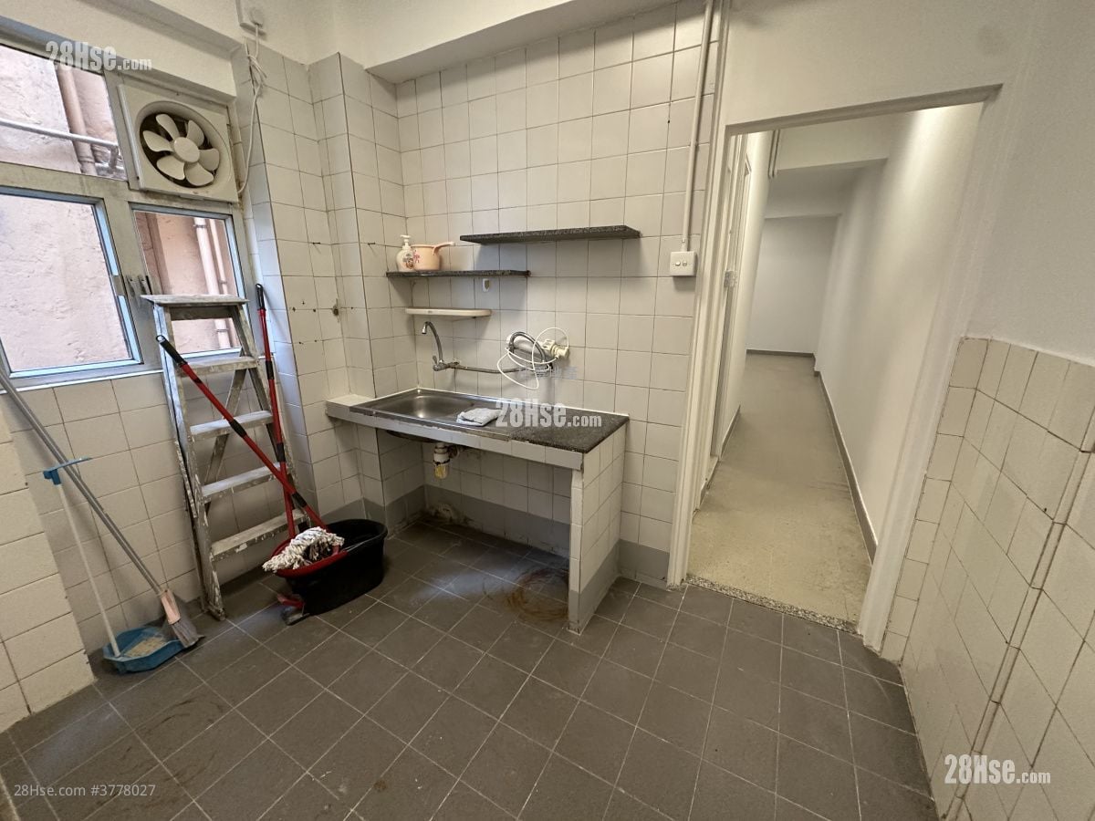 Chinese Mansion Sell 3 Bedrooms , 2 Bathrooms 657 ft²