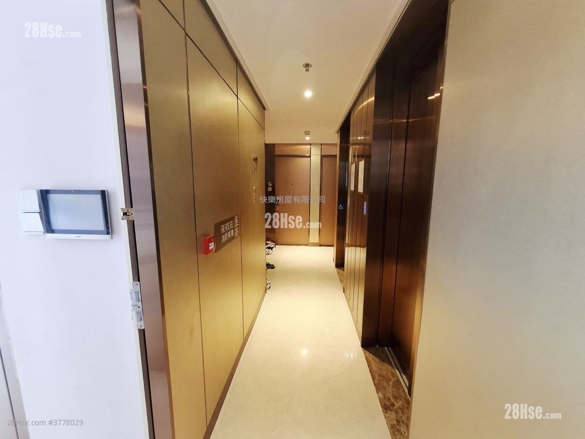 Upper Central Rental Studio , 1 Bathroom 194 ft²