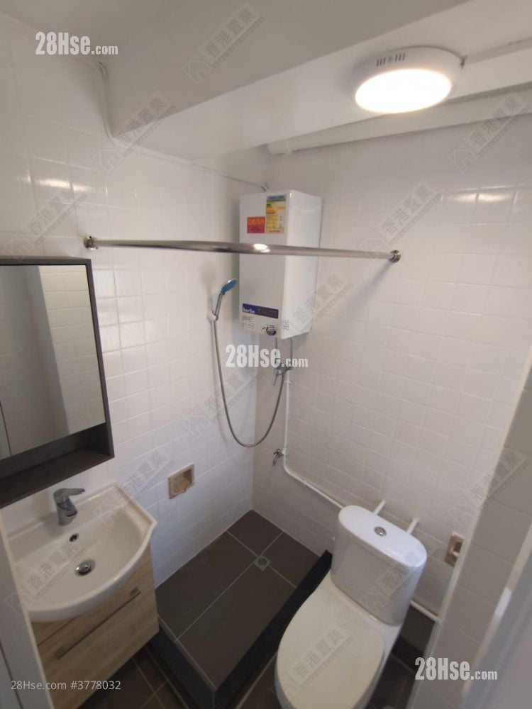 Fook Moon Building Rental 2 Bedrooms , 1 Bathroom 343 ft²