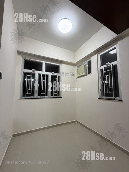 Full Hang Court Rental 2 Bedrooms 354 ft²