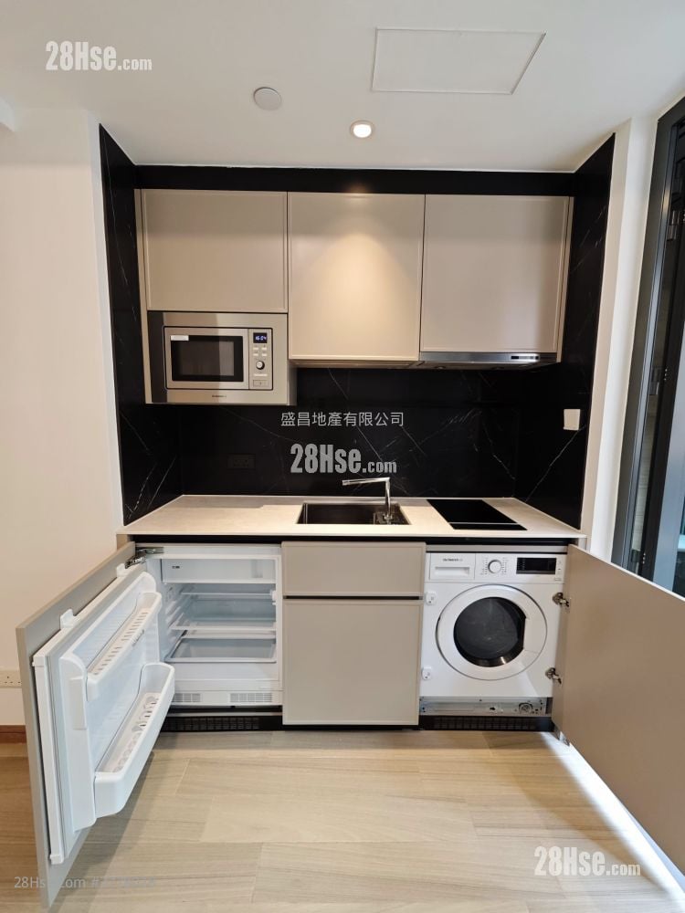 Uptify Sell Studio , 1 Bathroom 172 ft²