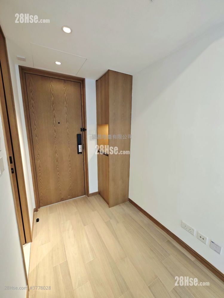 Uptify Sell Studio , 1 Bathroom 172 ft²