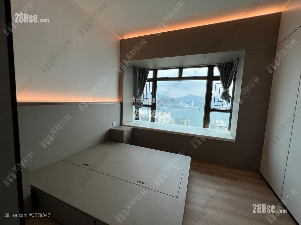 Royal Peninsula Sell 3 Bedrooms , 2 Bathrooms 1,043 ft²