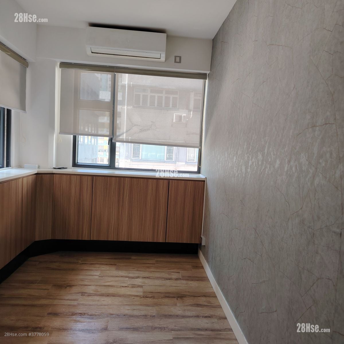 Kwai Shing Industrial Building  Sell 1 Bedroom , 1 Toilet 135 ft²